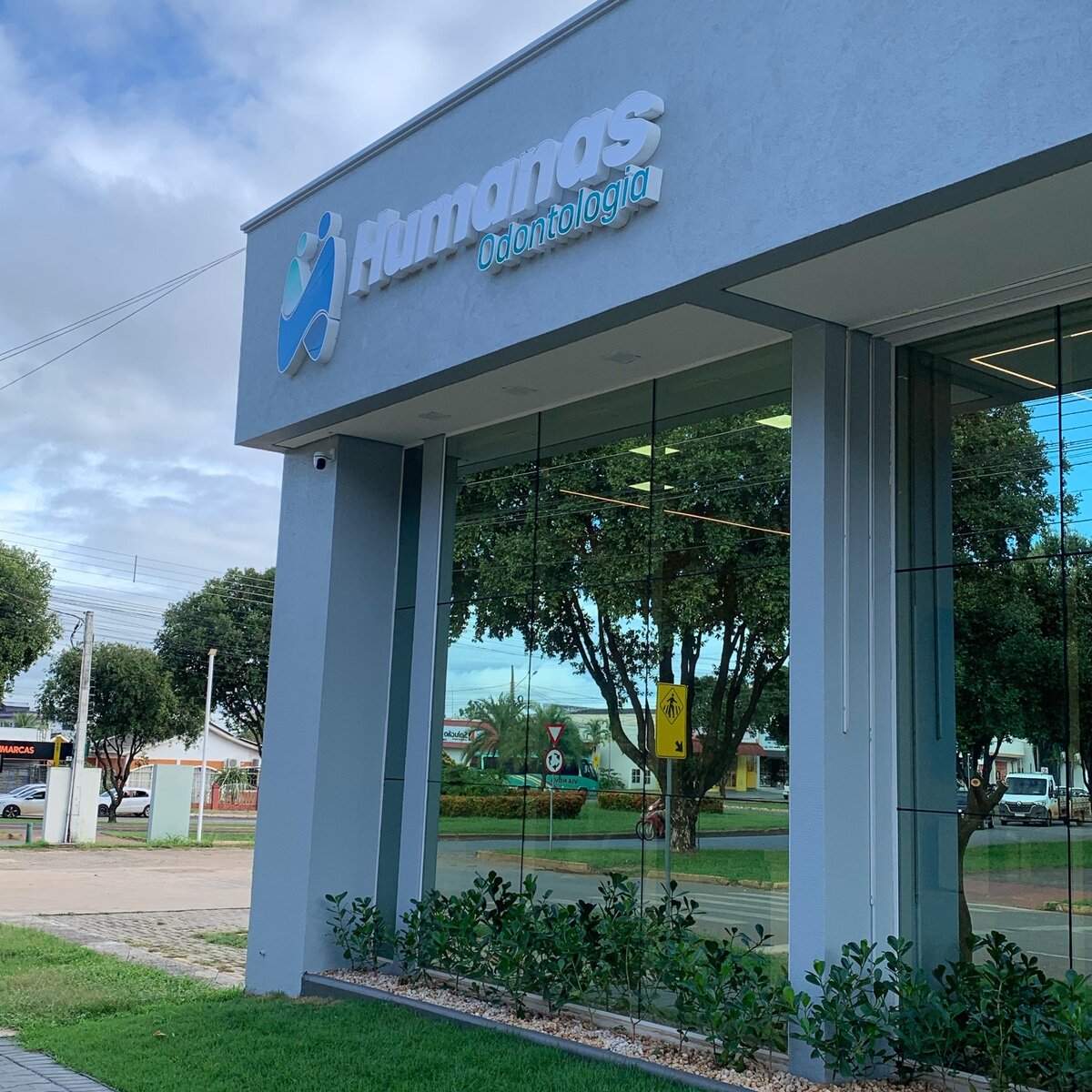 Entrada da Clínica Humanas Mutum